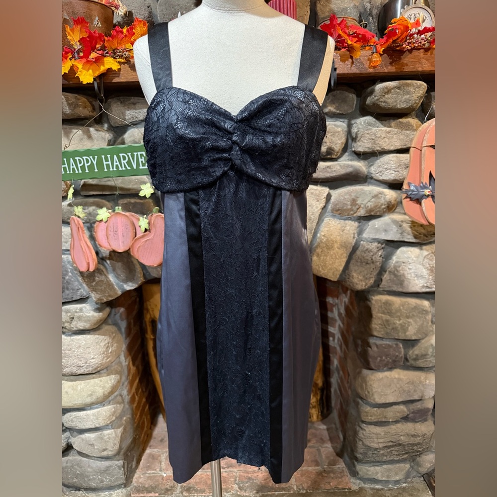 Elegant Black Lace Midi Dress